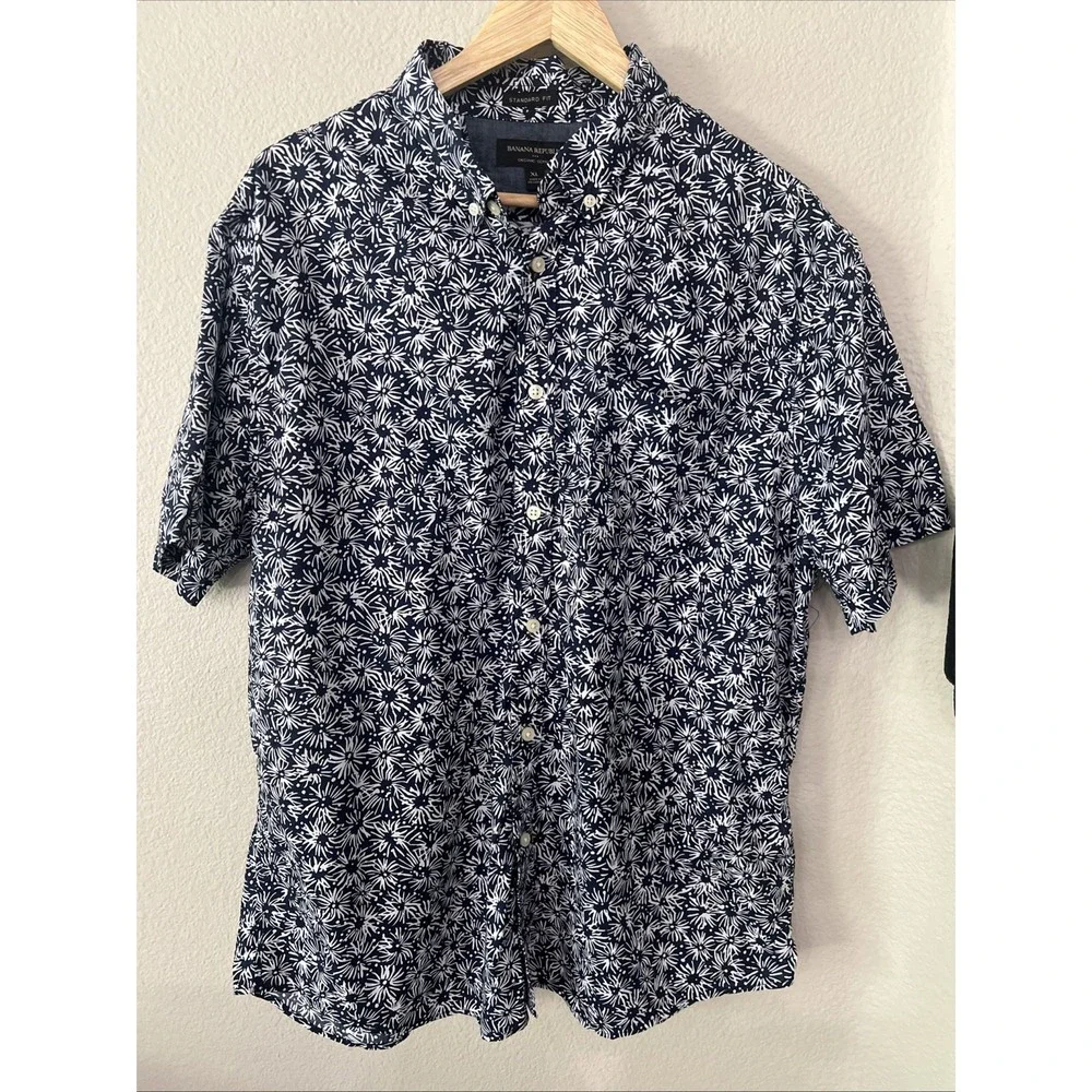 Banana Republic garment excellent